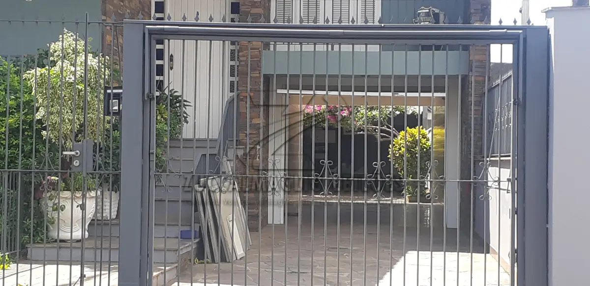 LOTE 001 - Excelente casa residêncial