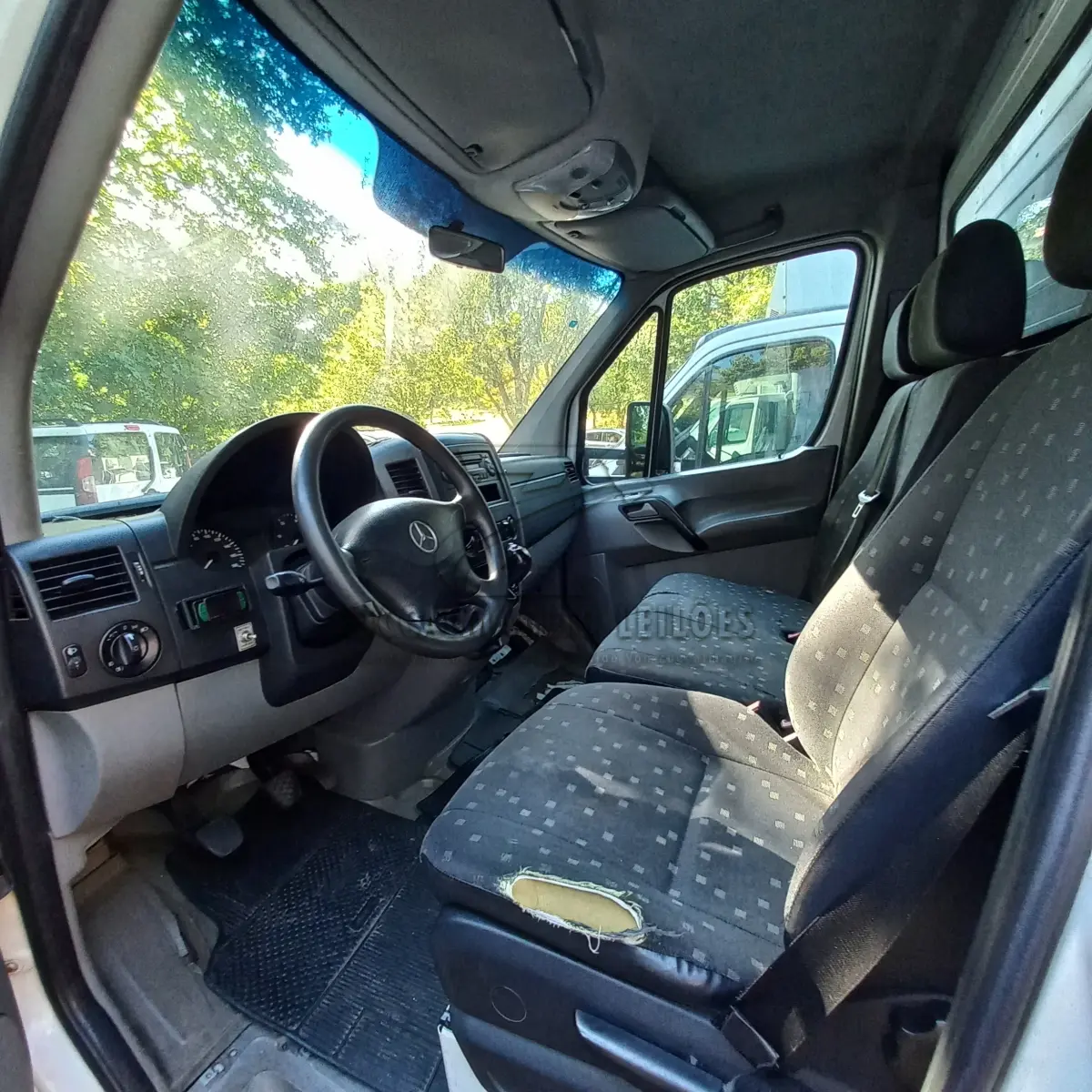 LOTE 014 - MERCEDES IUZ 8302