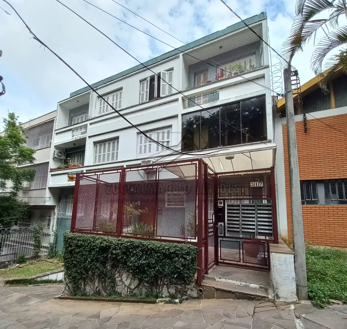 LOTE 001 - apartamento na Rua Mariante nr. 3176/02