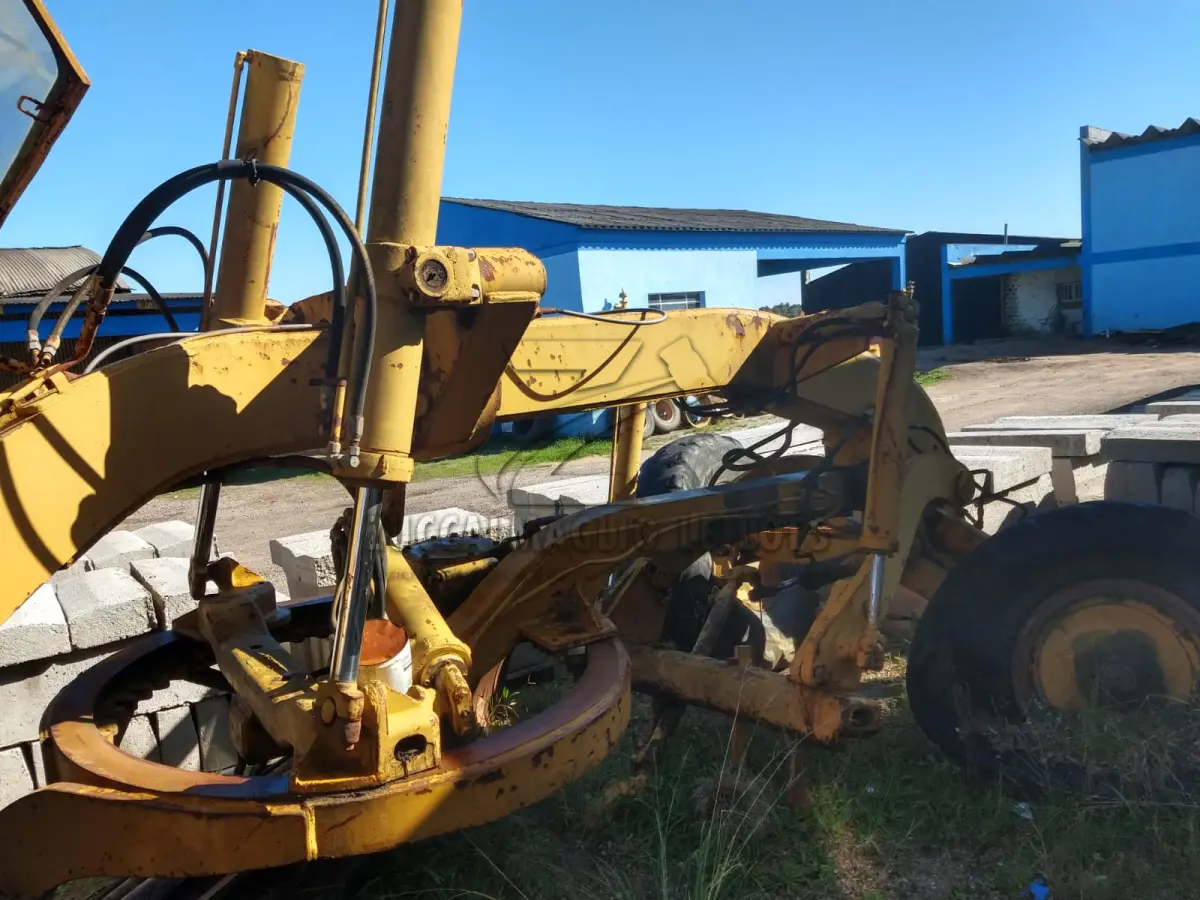 LOTE 014 - SUCATA MOTONIVELADORA HUBER WARCO