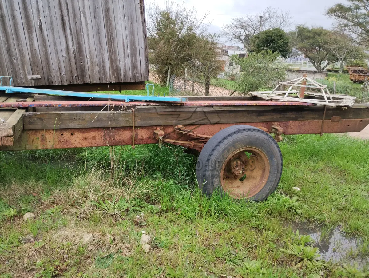 LOTE 023 - chassis casinha pequena