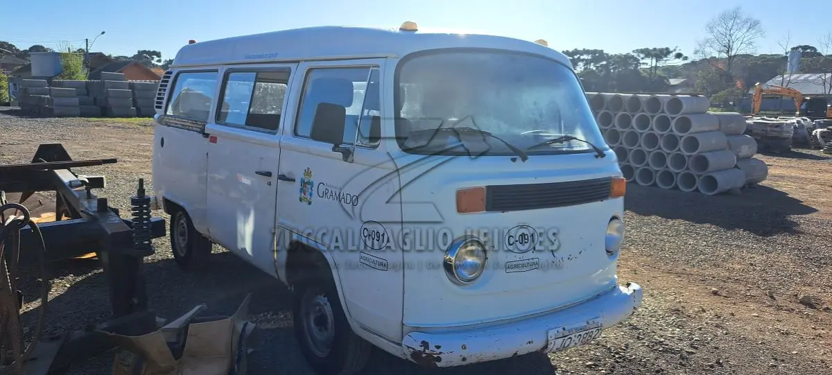 LOTE 014 - 01 VW KOMBI COR BRANCA, PLACA IJQ-3882, ANO 2001 RENAVAM 743412117  CHASSI 9BWGBO7X71T001351