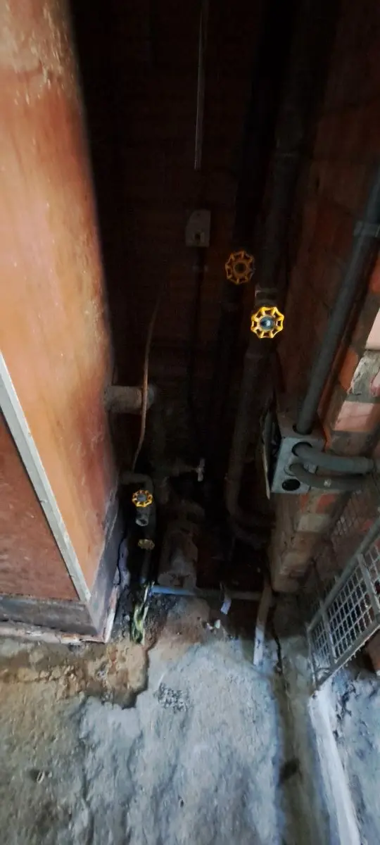 LOTE 013 - 02 CALDEIRAS MAIS UM BOILER DE 5.000L QUE DEVEM SER RETIRADOS NOS LOCAIS EM QUE ESTÃO INSTALADOS