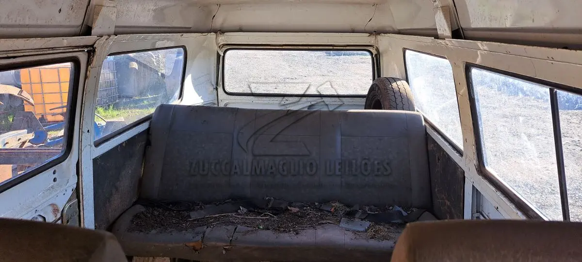 LOTE 014 - 01 VW KOMBI COR BRANCA, PLACA IJQ-3882, ANO 2001 RENAVAM 743412117  CHASSI 9BWGBO7X71T001351
