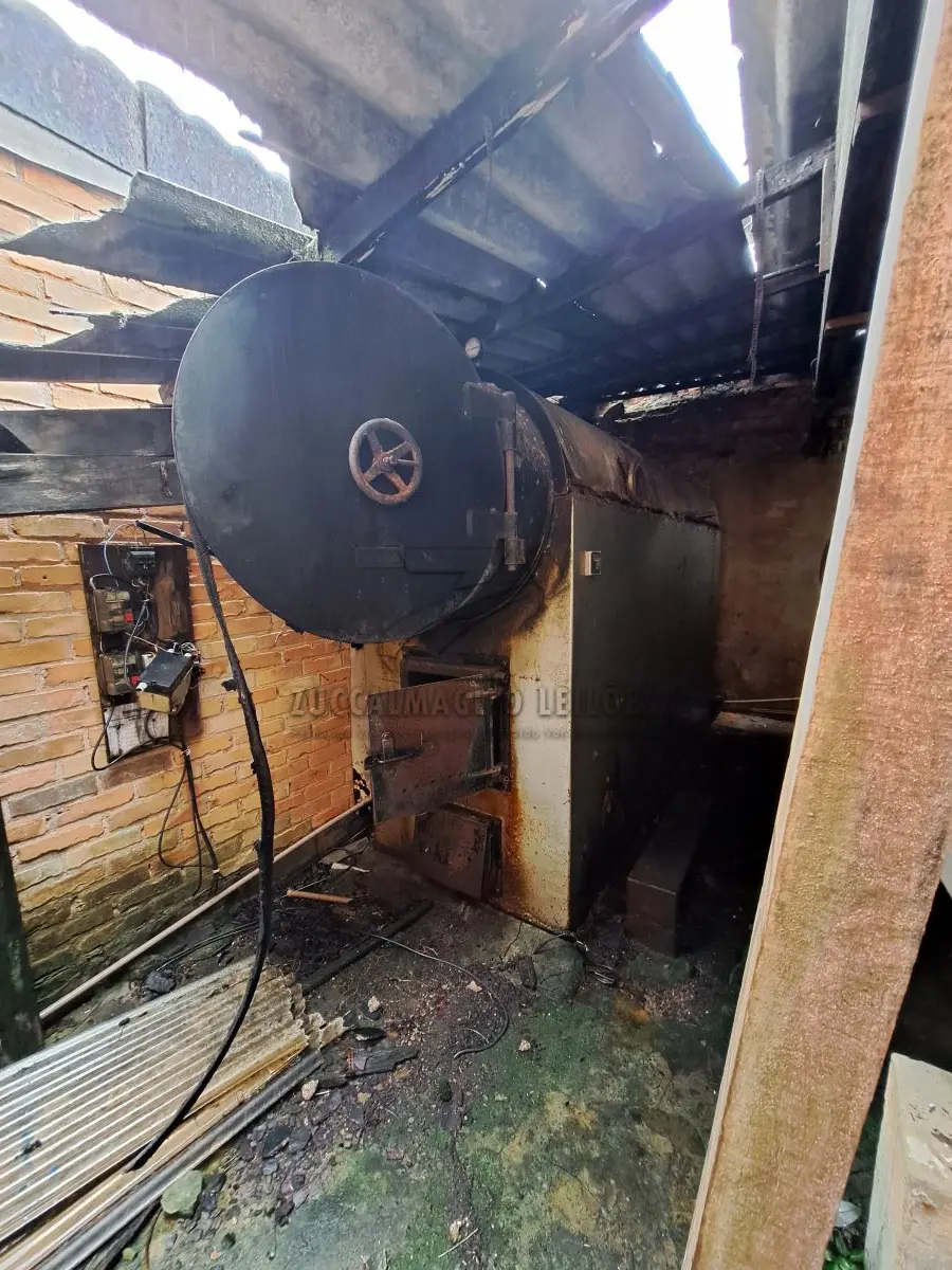 LOTE 013 - 02 CALDEIRAS MAIS UM BOILER DE 5.000L QUE DEVEM SER RETIRADOS NOS LOCAIS EM QUE ESTÃO INSTALADOS