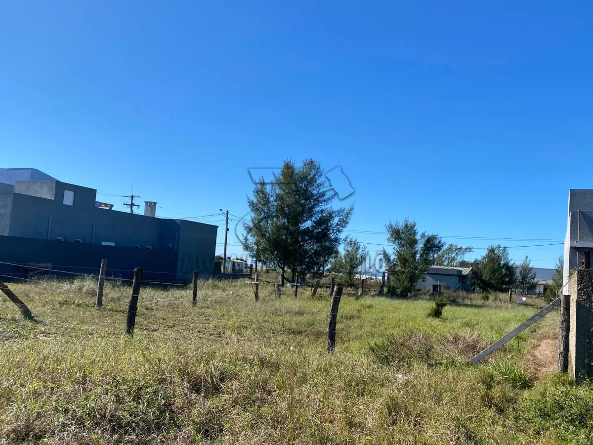 LOTE 001 - VENDA DIRETA - excelente terreno em Capão da Canoa Jardim Beira Mar com 396m2