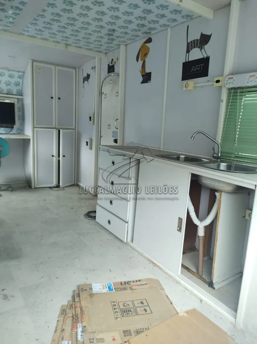 LOTE 006 - REBOQUE TRAILER na cor verde com engate veicular
