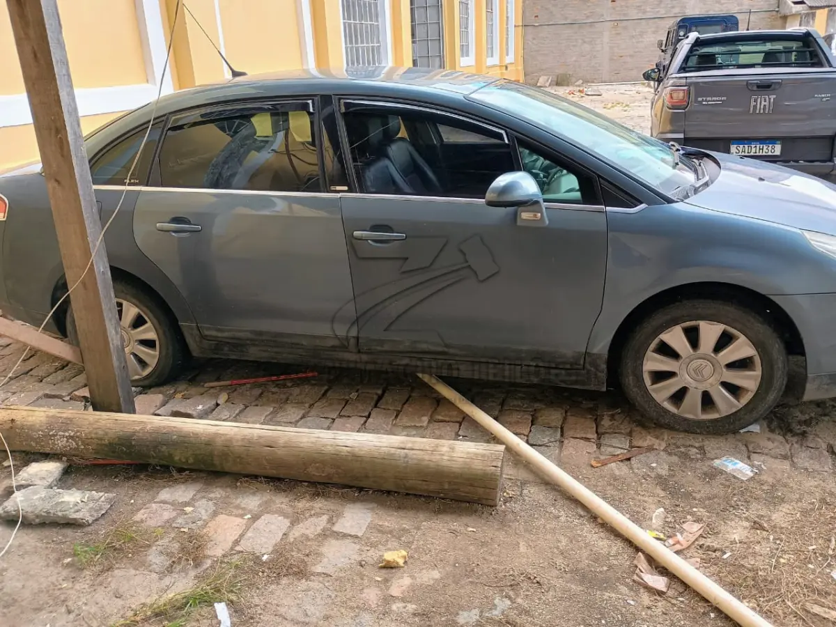 LOTE 001 - Citroen C4 Pallas 2008