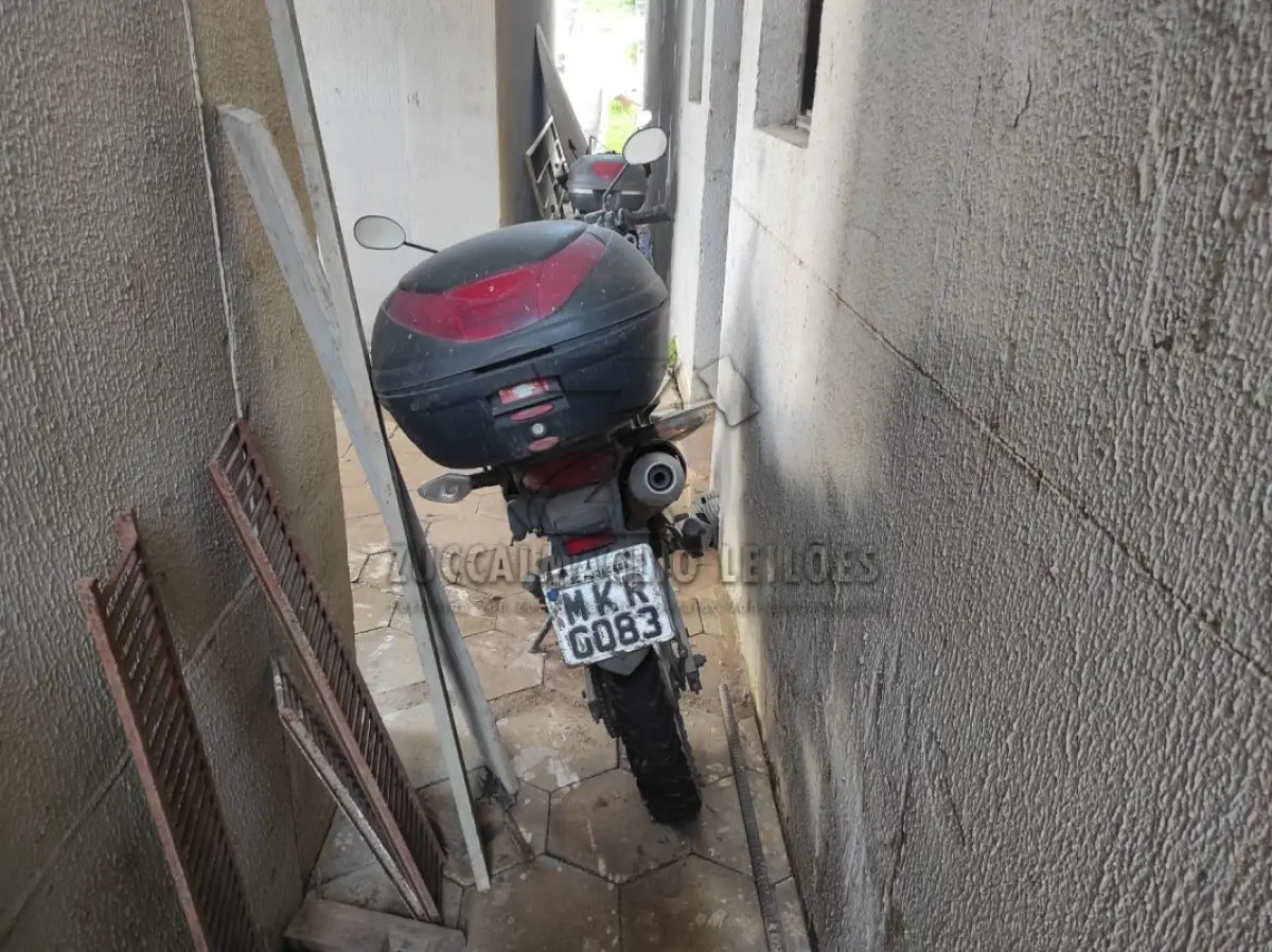 LOTE 007 - MOTOCICLETA HONDA BROS