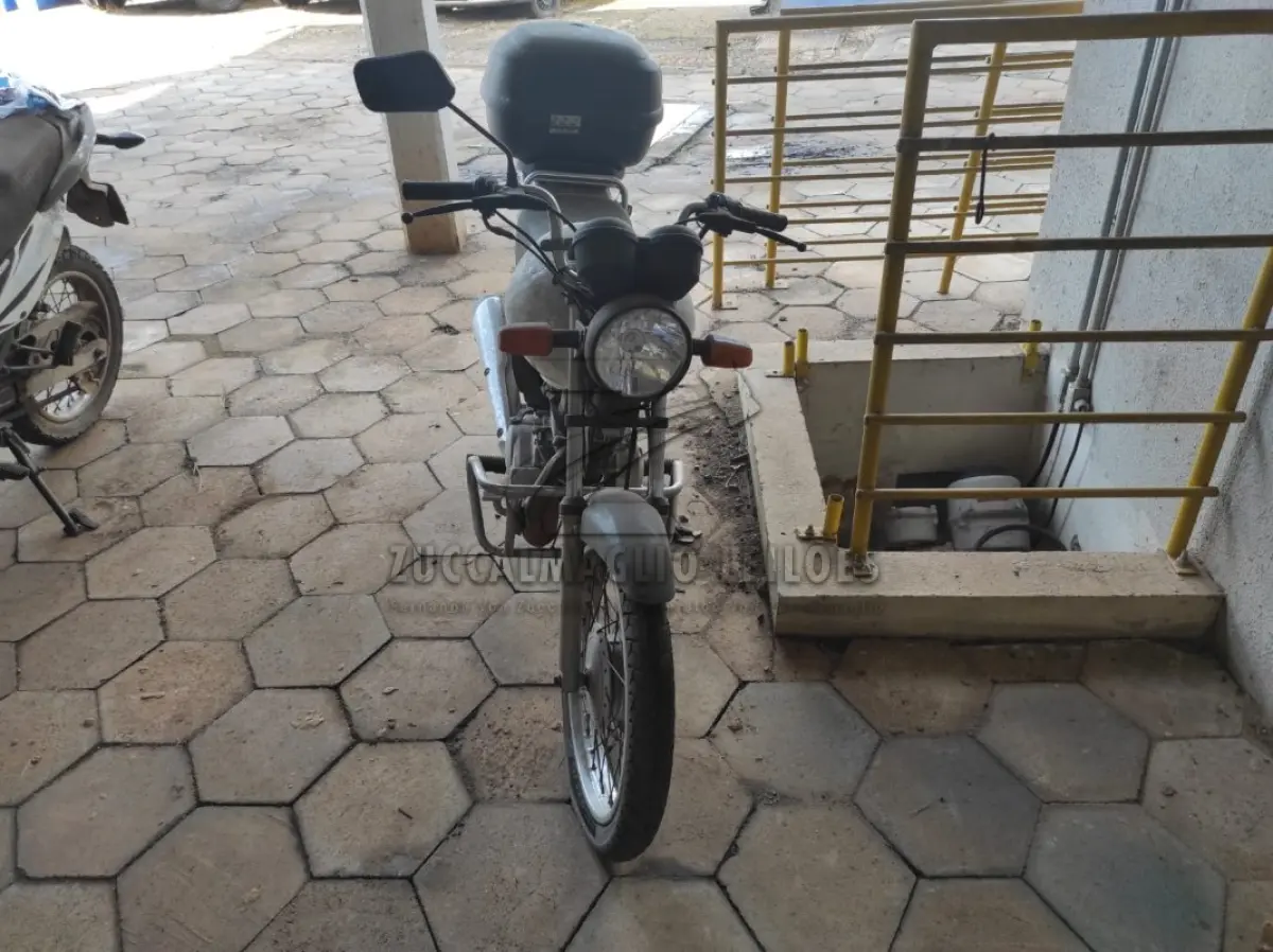 LOTE 011 - MOTOCICLETA HONDA CARGO MJL5I74