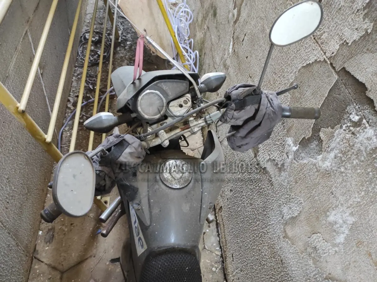 LOTE 008 - MOTOCICLETA HONDA BROS MKR 0133