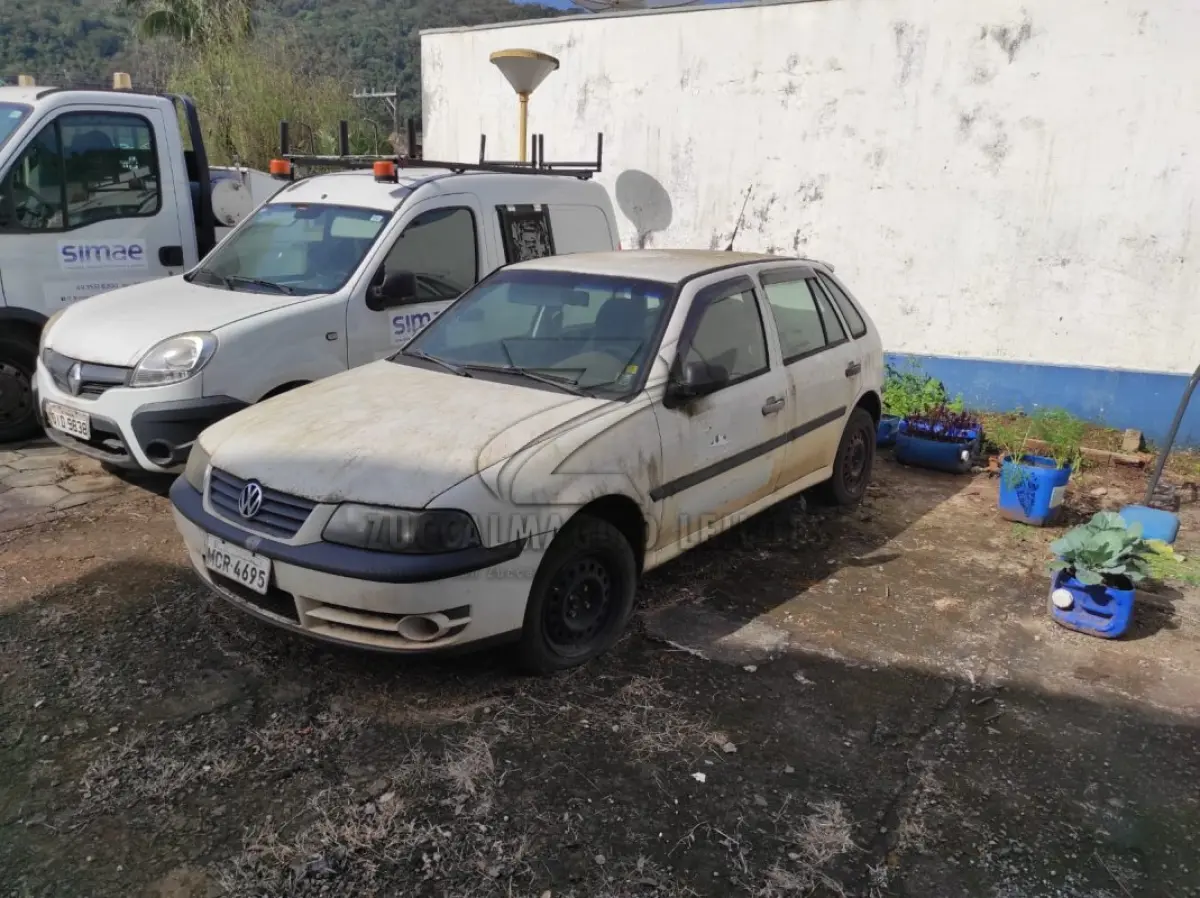 LOTE 010 - VEICULO VOLKSWAGEN GOL MCR4695