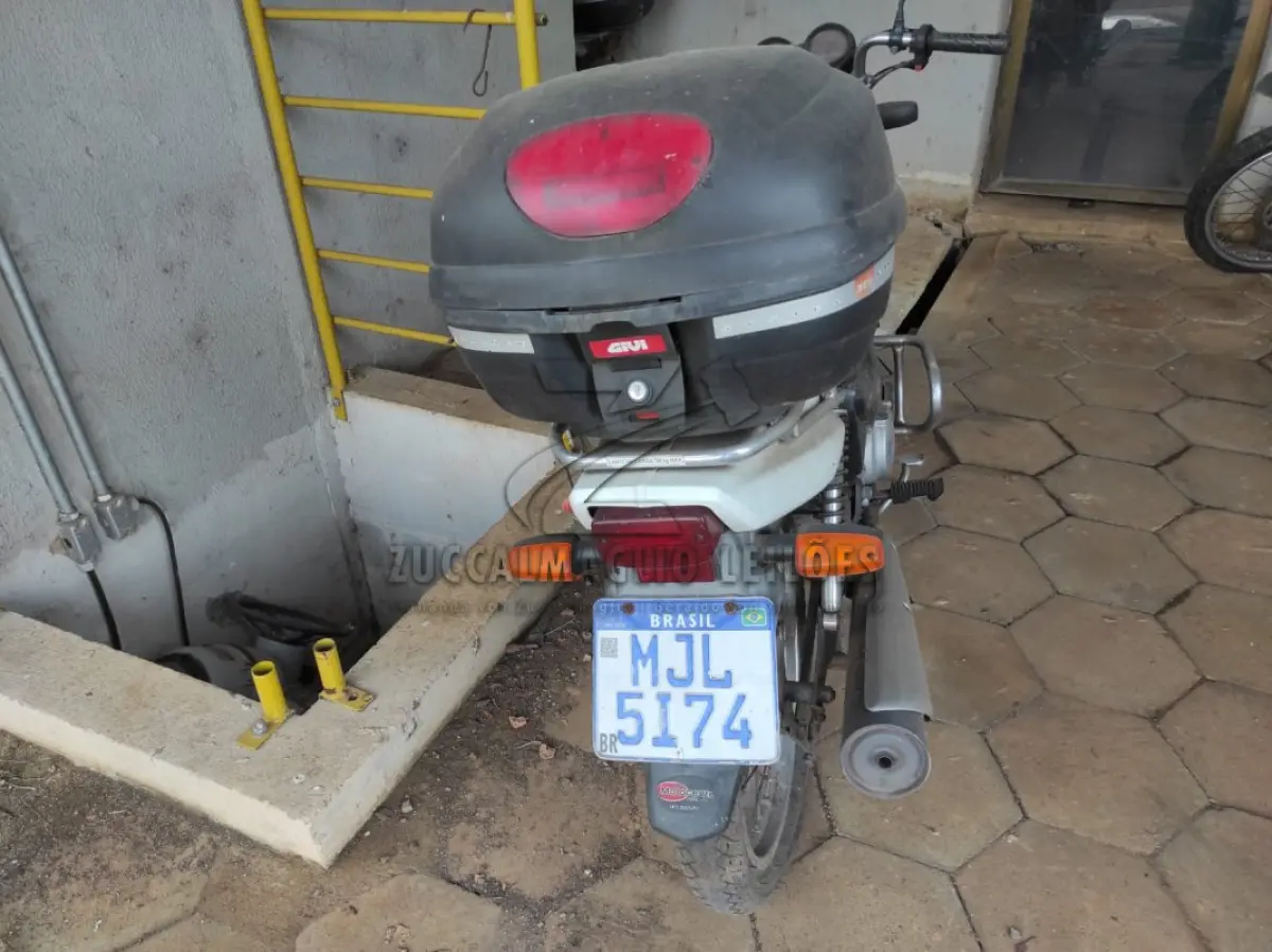 LOTE 011 - MOTOCICLETA HONDA CARGO MJL5I74