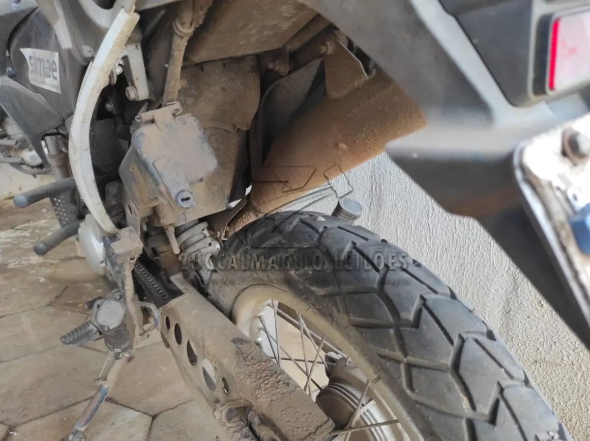 LOTE 009 - MOTO HONDA BROS MMD7692