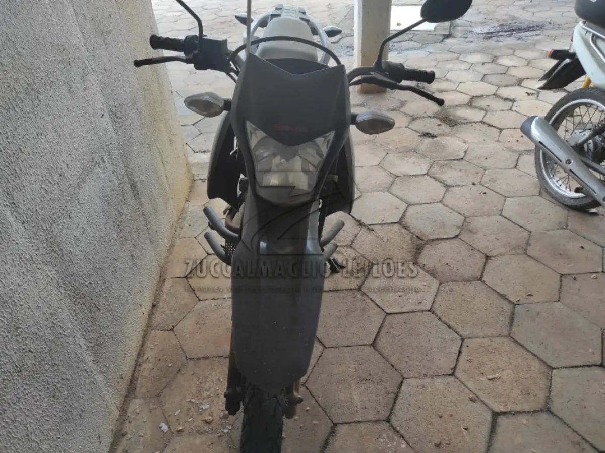 LOTE 009 - MOTO HONDA BROS MMD7692