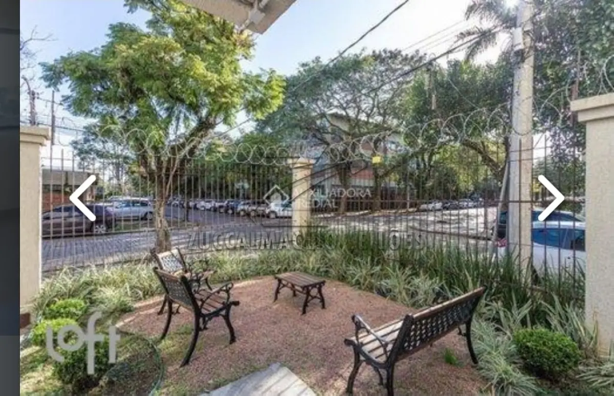 LOTE 001 - um apartamento nr. 301, na Rua Dr. Gastão Rhodes nr.315 com 80,10m2, e vaga de estacionamento nr. 14