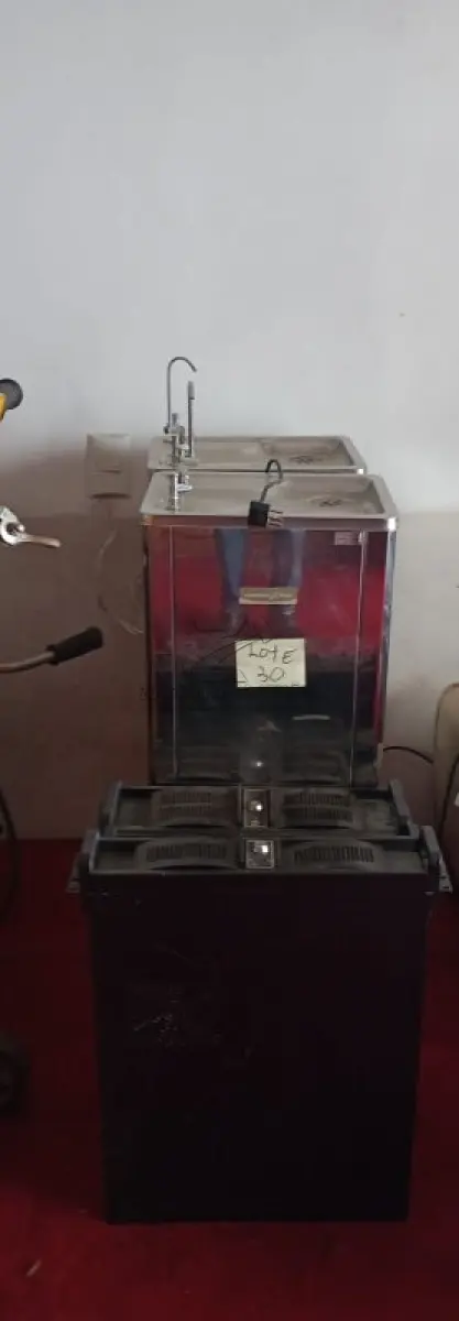 LOTE 030 - equipamentos, motores, sucatas.