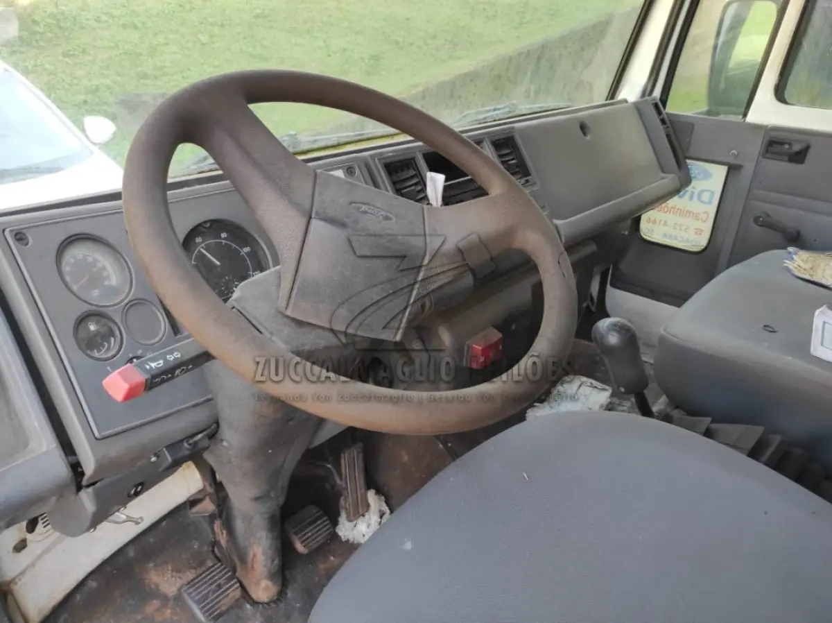 LOTE 003 - CAMINHAO FORD CARGO -EQUIPAMENTOS