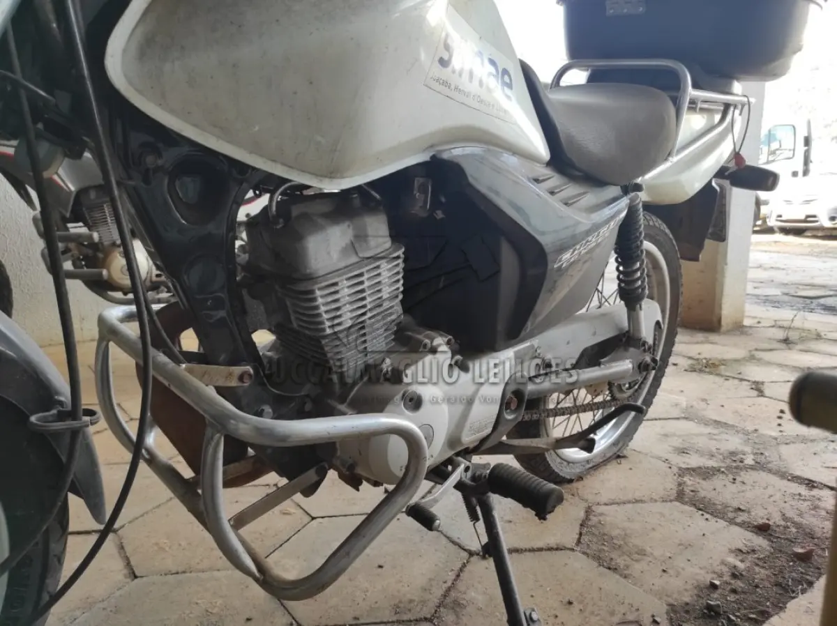 LOTE 011 - MOTOCICLETA HONDA CARGO MJL5I74