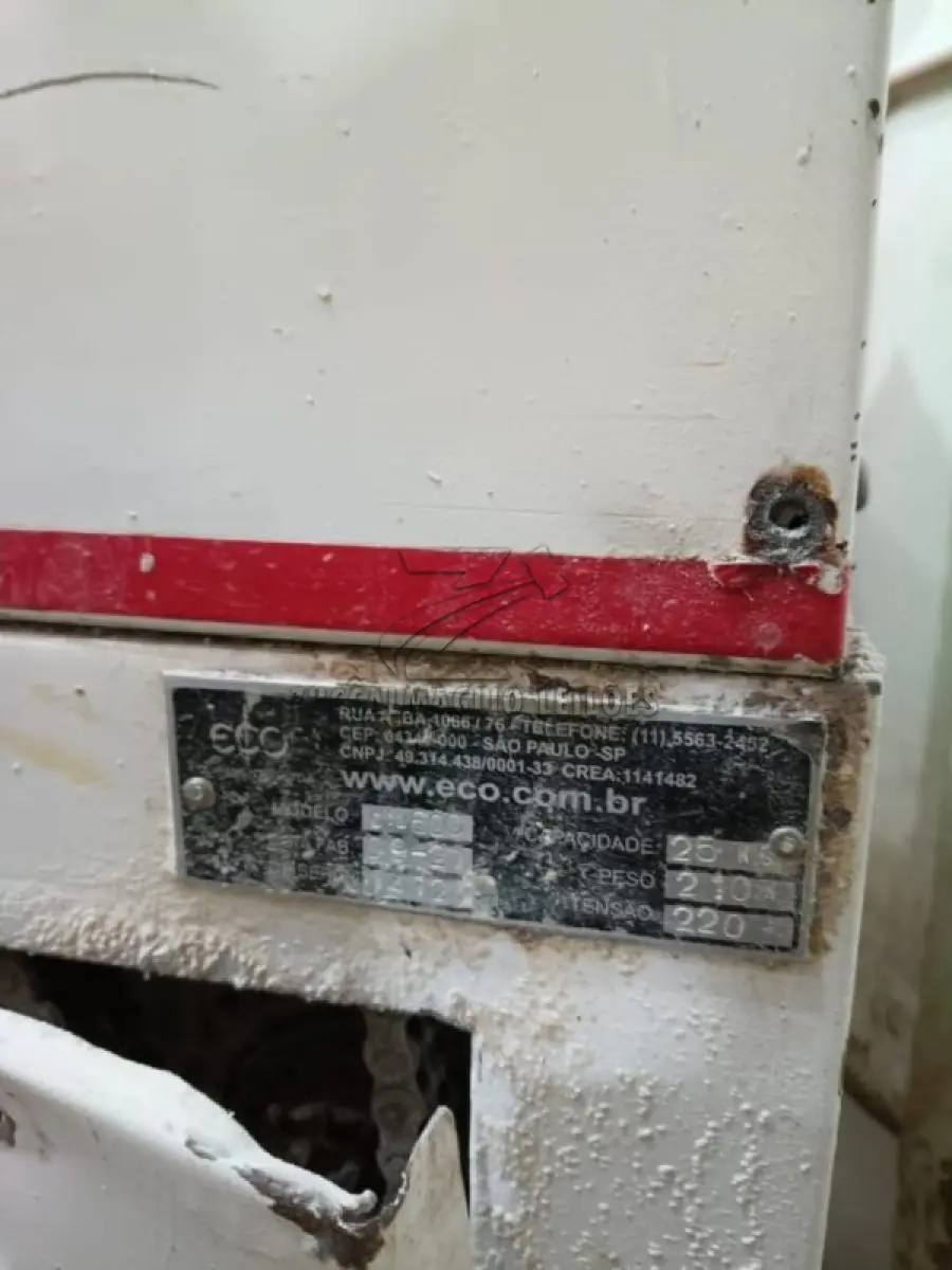 LOTE 017 - cilindro automático, industrial, Linha Profissional, marca ECO CL600, série 1412, fabricado 2021, capacidade 23 -25kg, rolos de 600mm, peso 210kg, tensão 220 V.