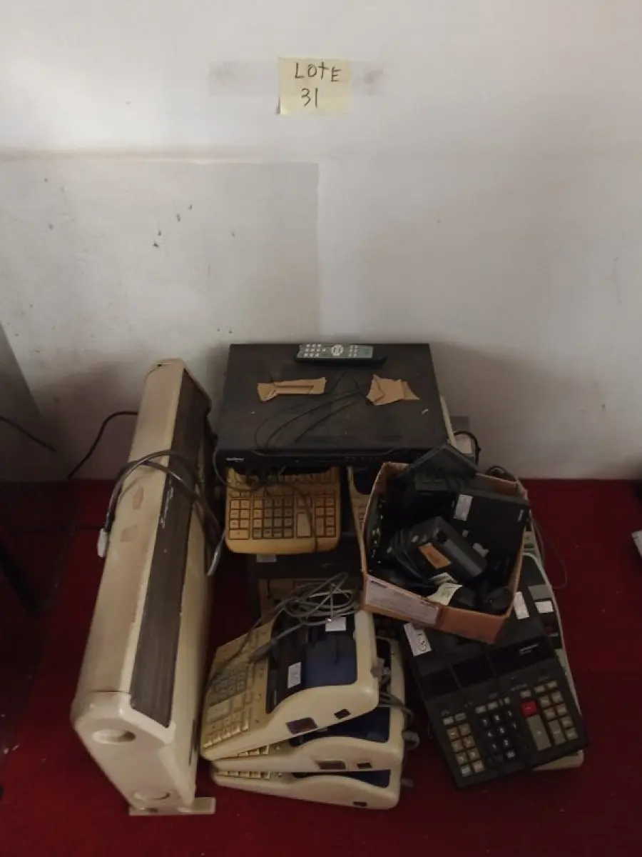LOTE 031 - materiais diversos