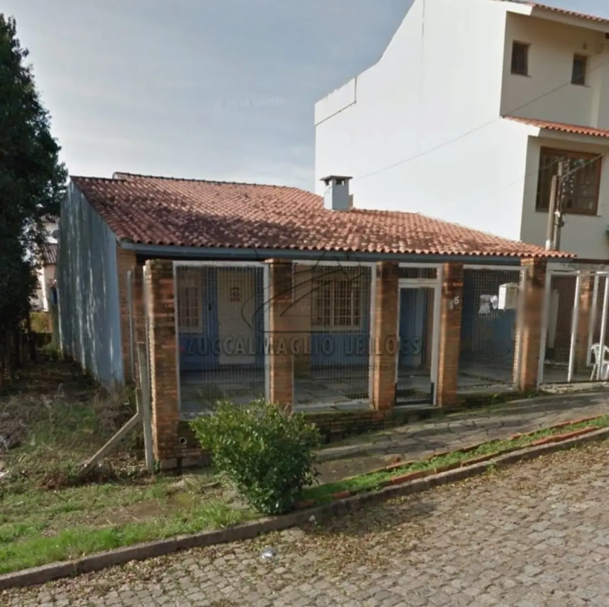 LOTE 001 - casa de alvenaria na Rua Inés Vinhas, nr. 55, Bairro Espiríto Santo , Porto Alegre