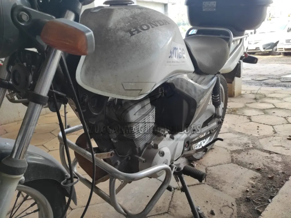 LOTE 011 - MOTOCICLETA HONDA CARGO MJL5I74