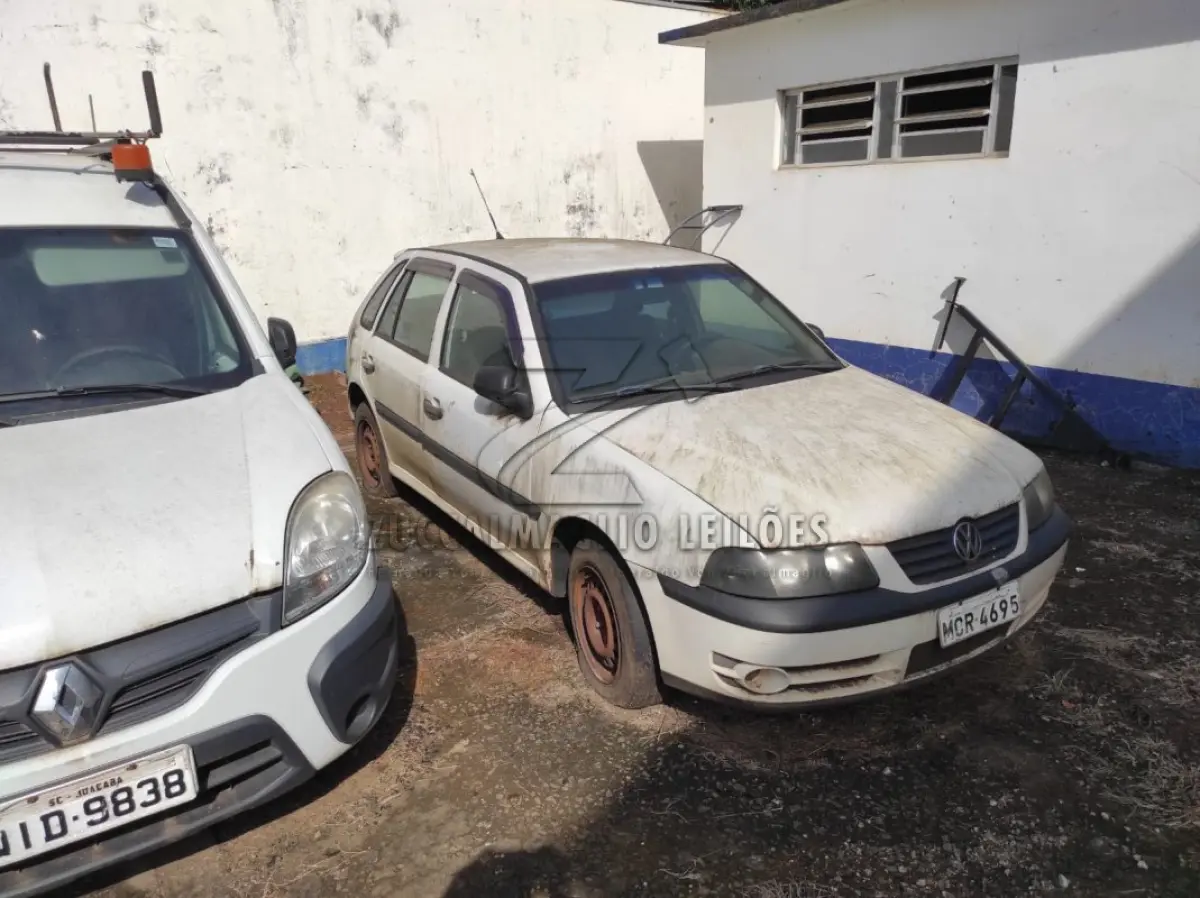 LOTE 010 - VEICULO VOLKSWAGEN GOL MCR4695