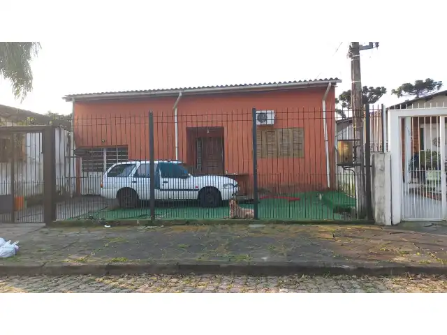 casa de alvenaria com 100m2 privativos situado na Rua Carmense, 225. Porto Alegre