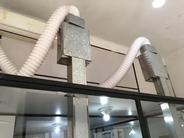 Bens móveis de farmácia de manipulação  dois exaustores de bancada de laboratório de encapsulados, e balança eletrônica BG 440