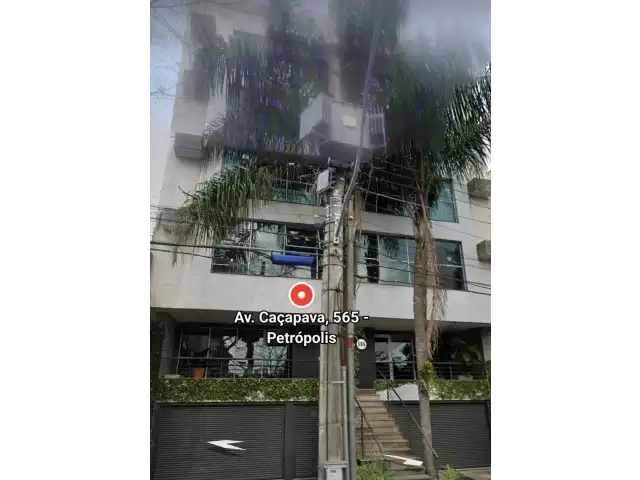 um conjunto comercial situado na Avenida Caçapava nr. 565, cj.502, Bairro Petrópolis com 45m2