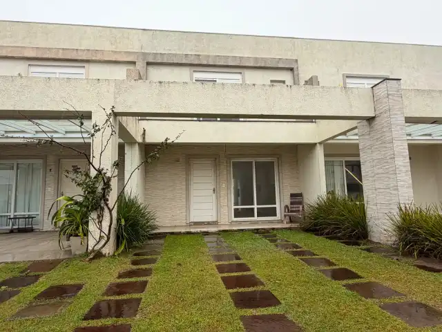 uma casa nr. 11, no condominio Patio Marbella, Xangri-lá, com a95,13m2. Litoral Gaúcho