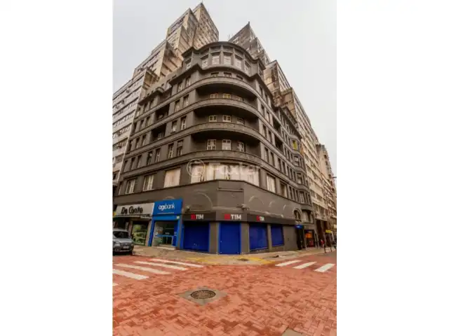 sala comercial no Condominio Rosário, na Rua Vigário José Inácio nr. 433 sala 202, com 62,00m2 privativos