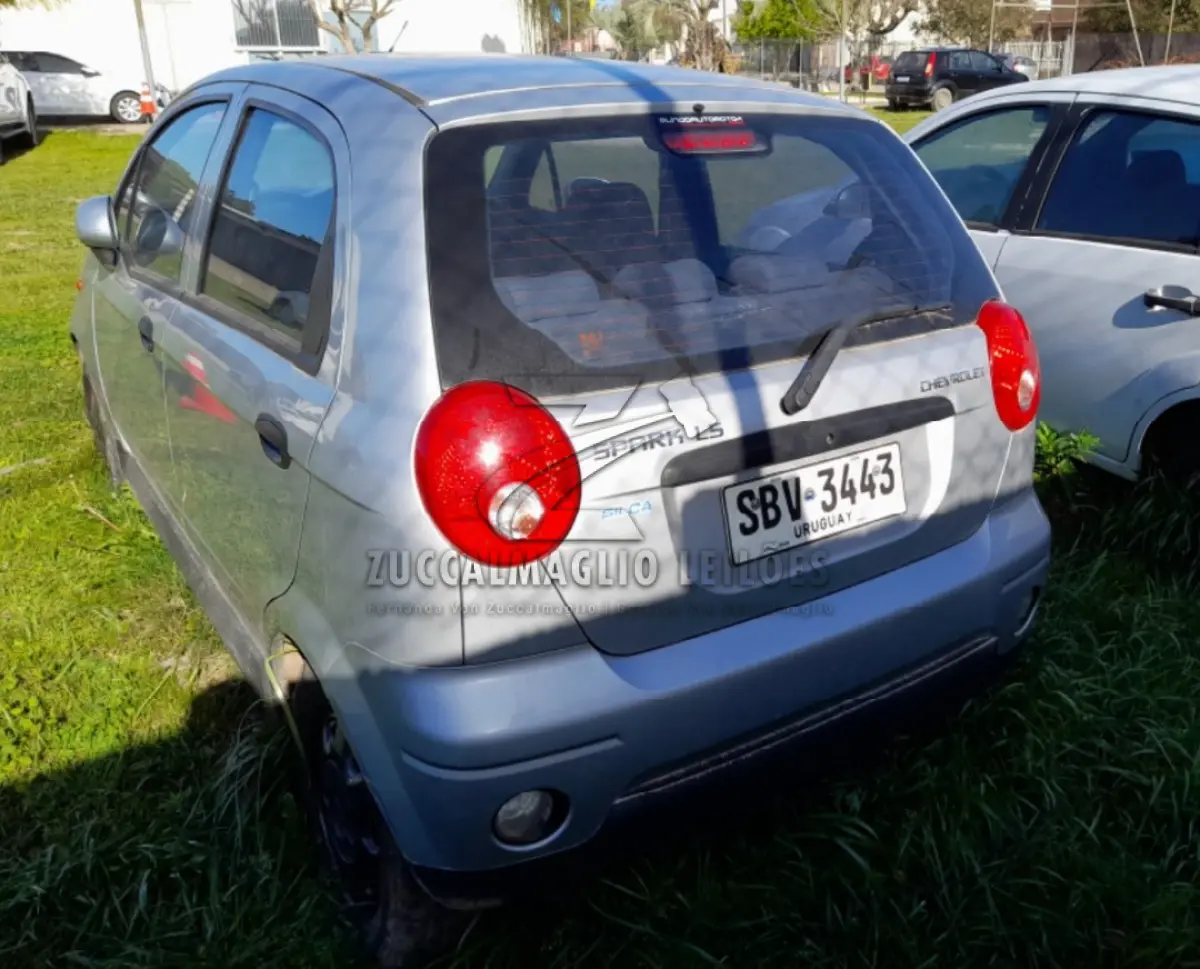 LOTE 001 - sucata de veículo placa uruguai