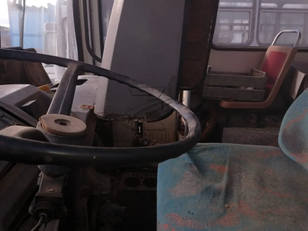 LOTE 009 - ONIBUS IKD5880