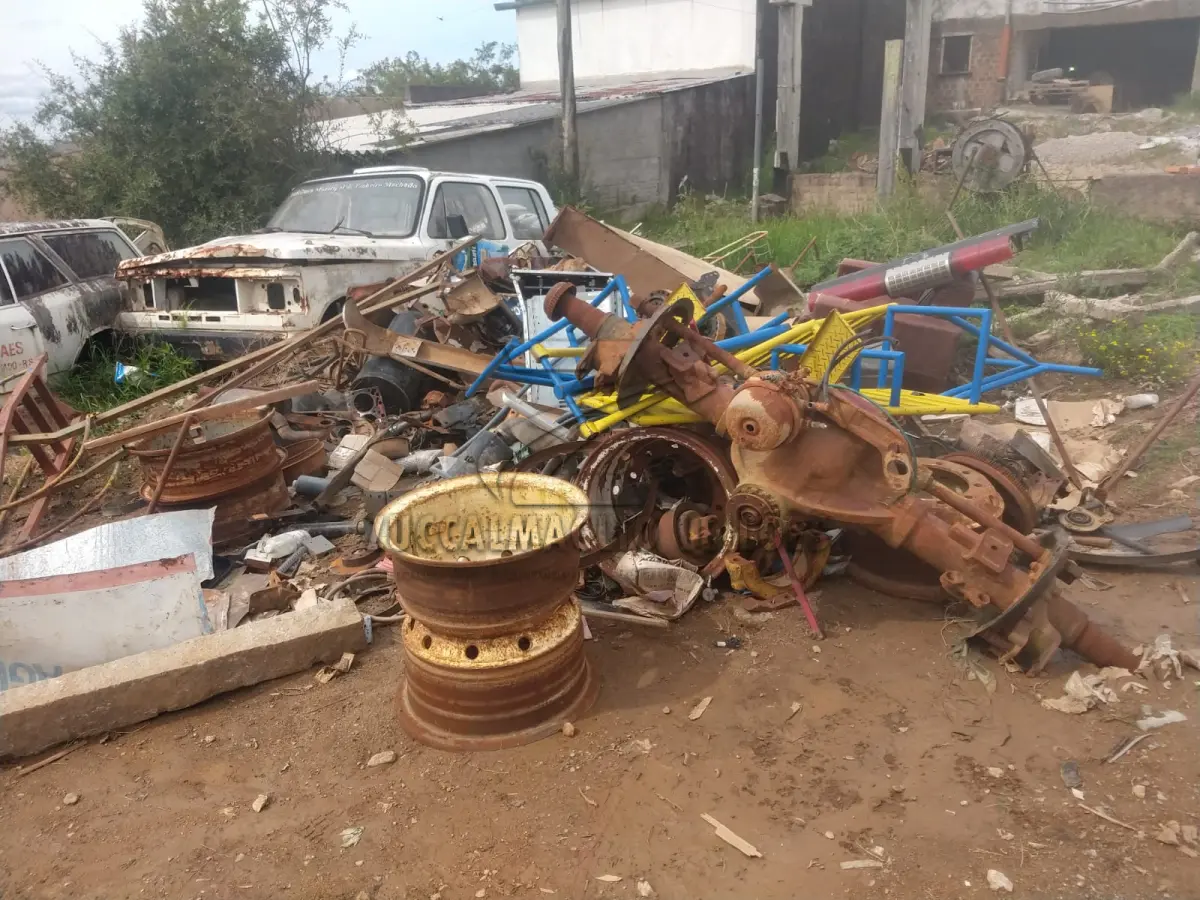 LOTE 012 - SUCATAS E FERRAGENS
