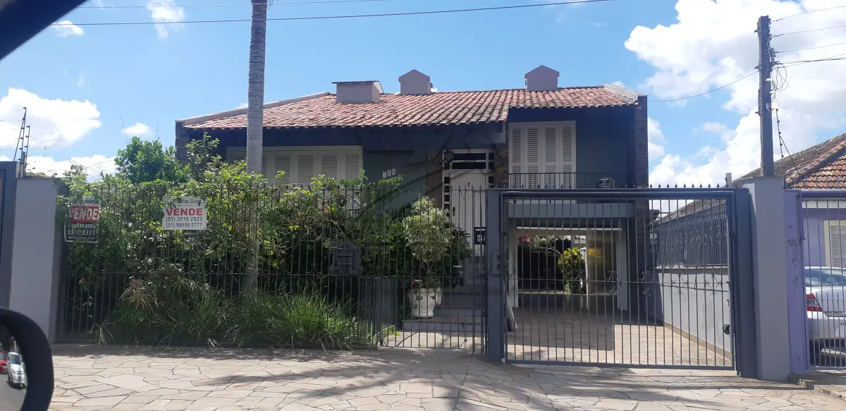 LOTE 001 - Excelente casa residêncial