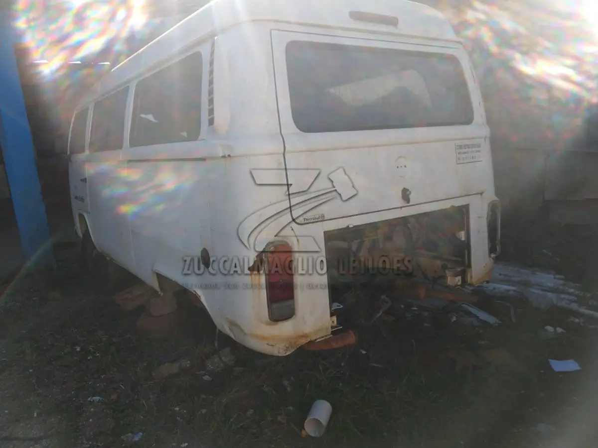 LOTE 017 - KOMBI IQW2239