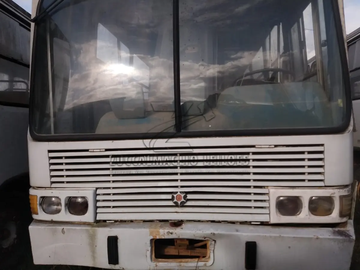 LOTE 009 - ONIBUS IKD5880