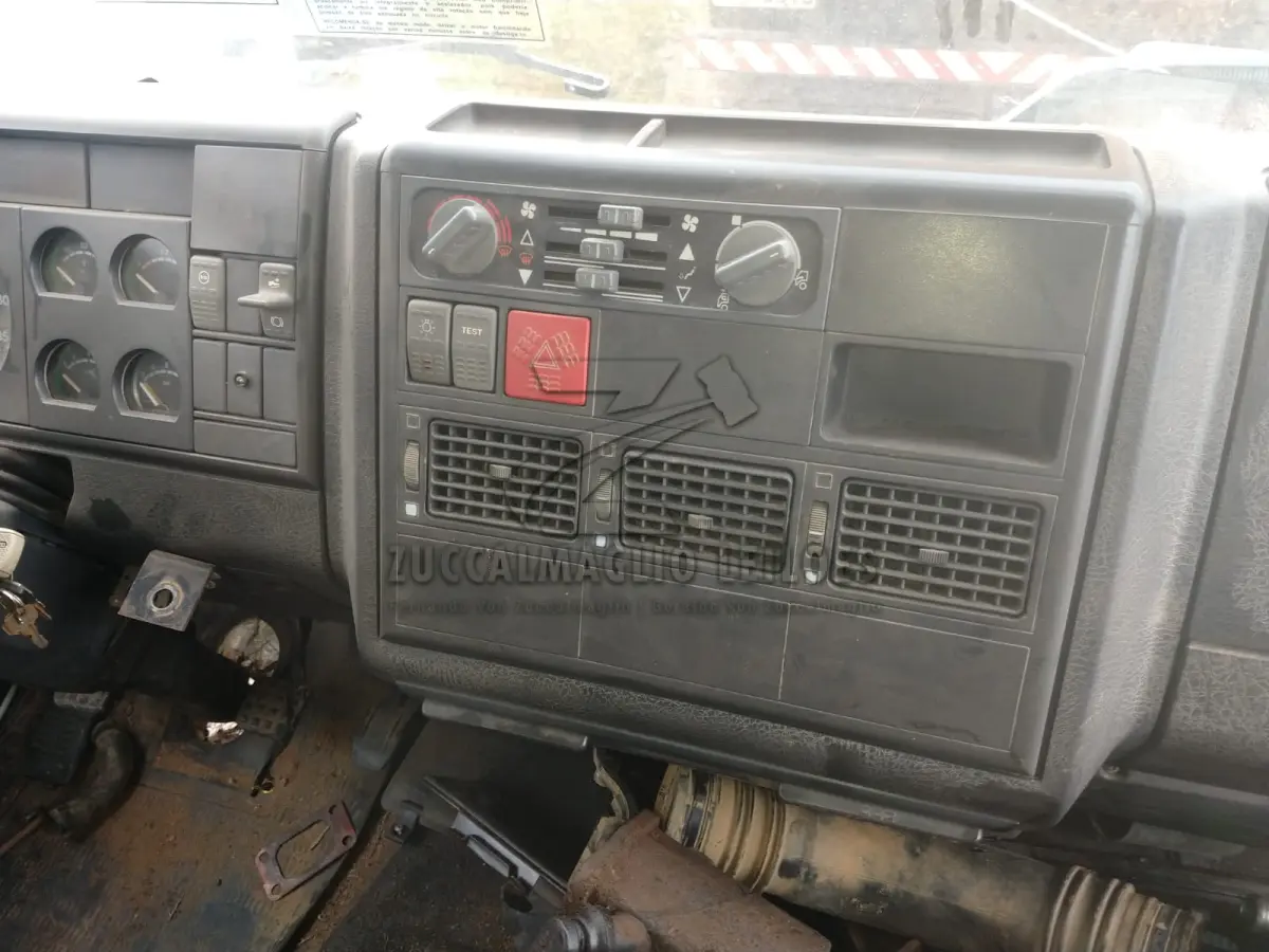 LOTE 020 - VEICULO CAMINHAO IVECO - IRP9516