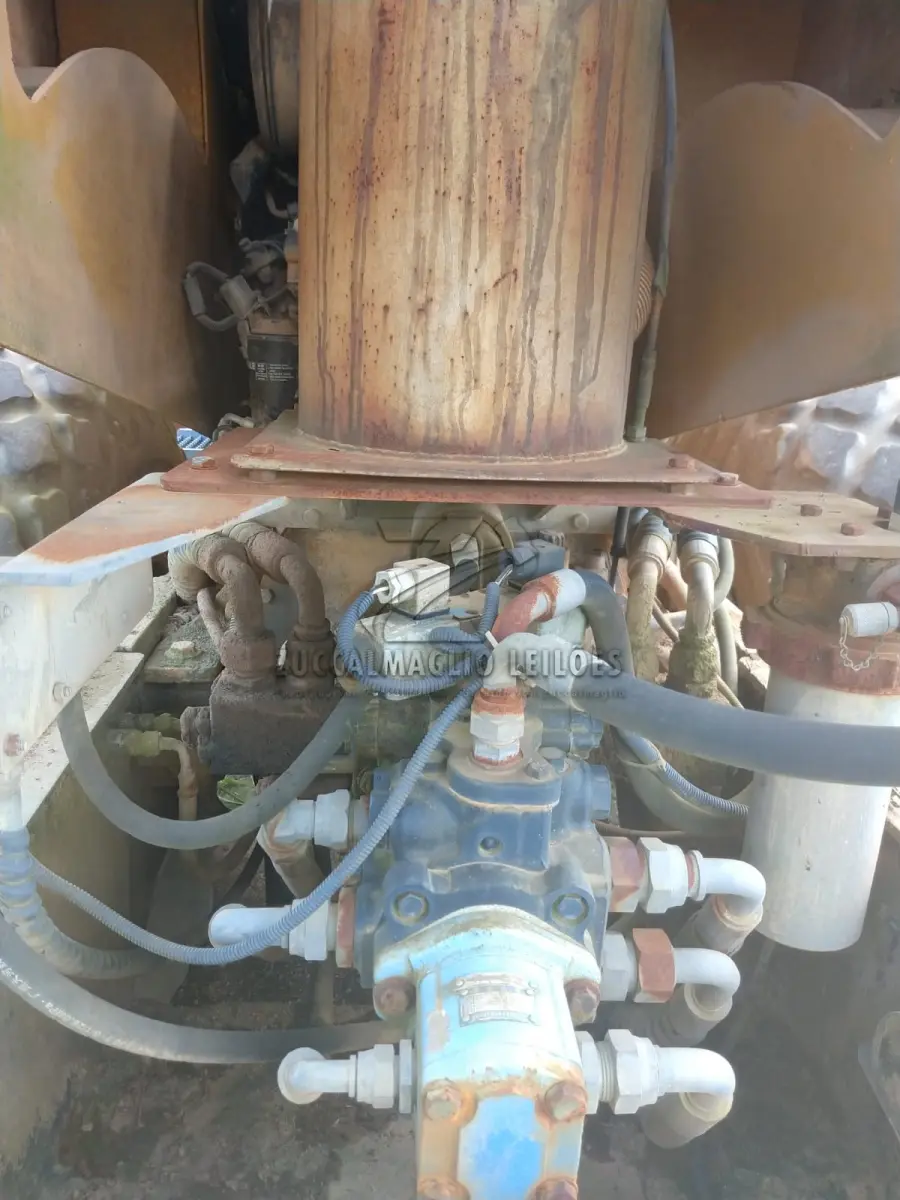 LOTE 029 - ROLO COMPACTADOR LSD 212HA-3