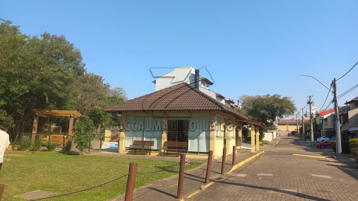 LOTE 004 - casa  de Alvenaria residencial nr.119 , área 86,63m2, na Rua Estrada João Salomoni nr. 600. Cavalhada , POA. Ocupado. Imóvel sai livre de dívidas. Imissão de posse responsabilidade do comprador
