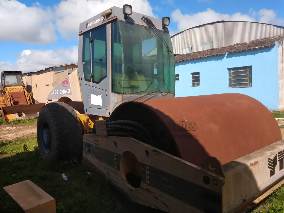 LOTE 029 - ROLO COMPACTADOR LSD 212HA-3