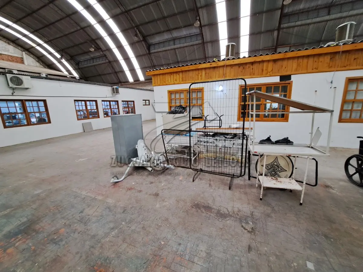 LOTE 001 - SUCATAS DIVERSAS LONGARINAS, CADEIRAS, MACAS, RADIADORES, FERRAGENS E DEMAIS ITENS (DEPOSITADO NO CENTRO ADMINISTRATIVO). OS BENS VÃO A LEILÃO NO ESTADO E CONDIÇÕES EM QUE SE ENCONTRAM.