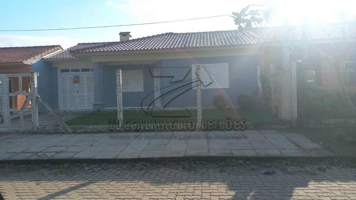 LOTE 001 - casa residencial na Praia de Noiva do Mar, na Rua dos Girassóis , 161, Municipio de Xangri-lá