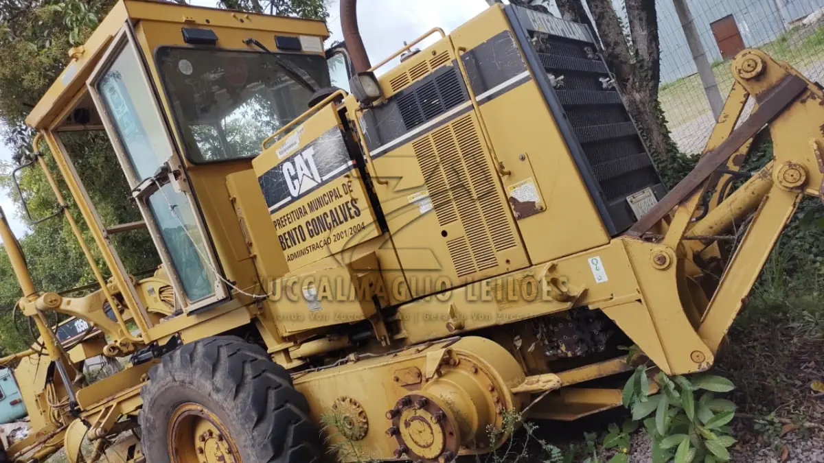 LOTE 013 - MOTONIVELADORA Caterpillar 135H com motor diesel de 06 cilíndros, placa ILX 2684