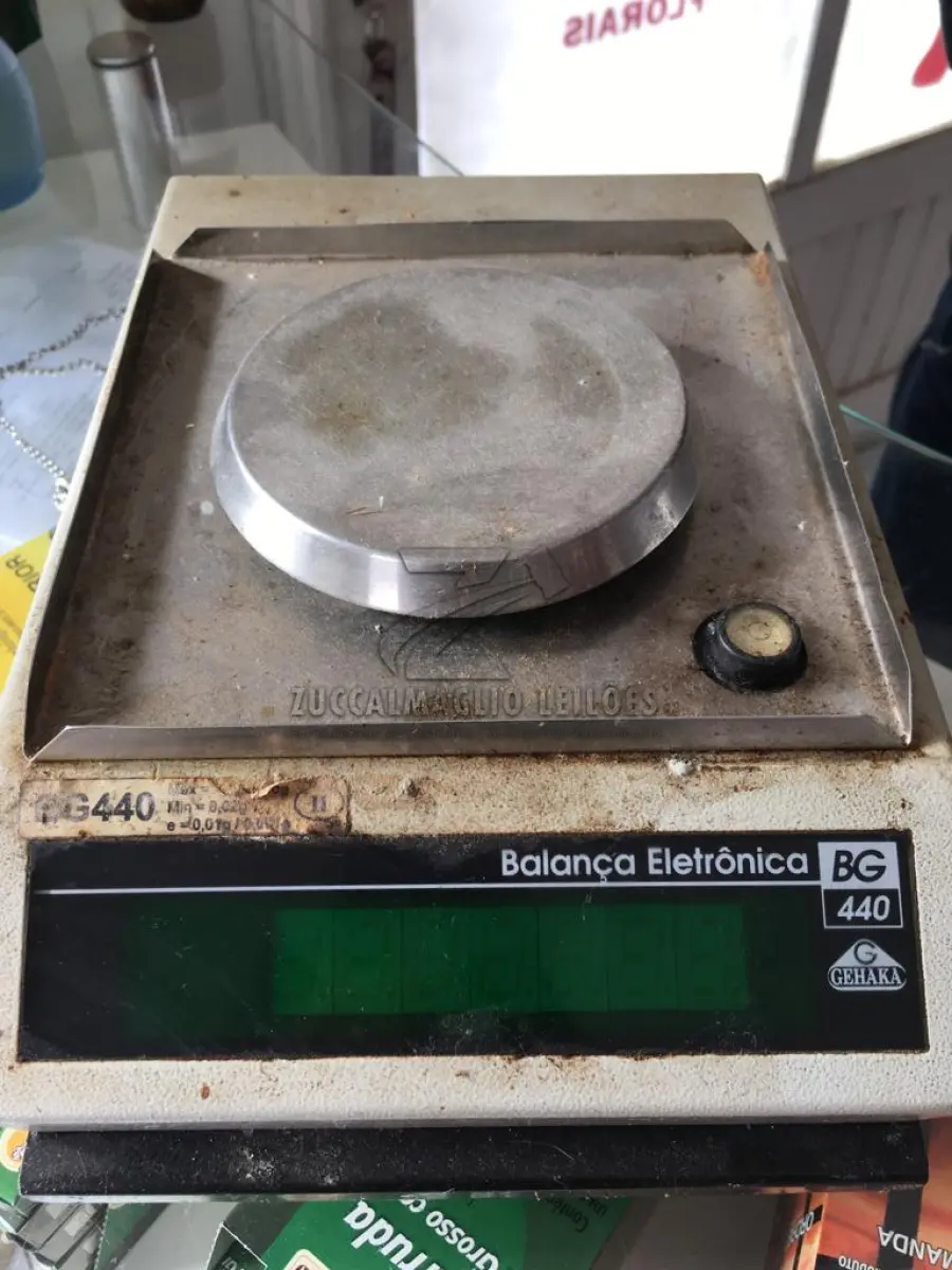 LOTE 003 - uma balança eletrônica BG 440 GEHAKA ano 1998 de farmácia de manipulação