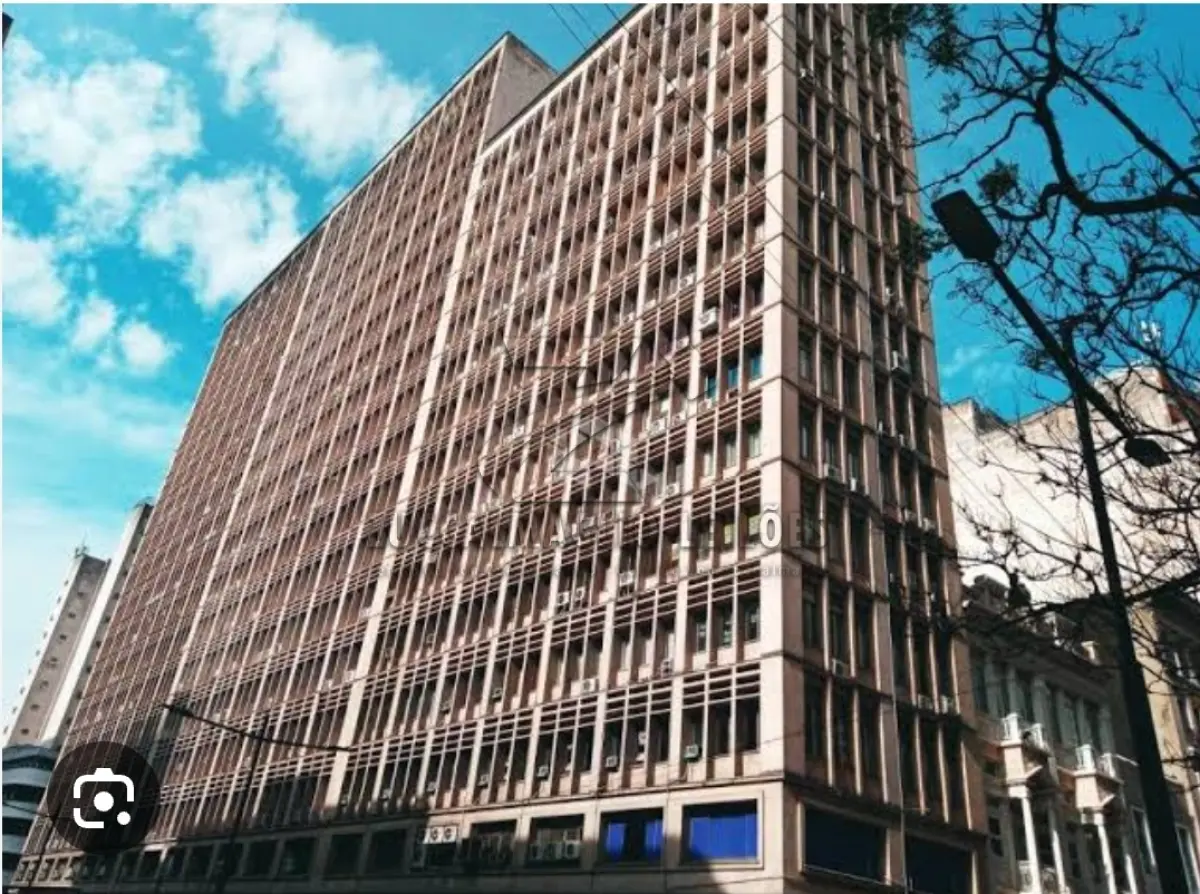 LOTE 001 - sala comercial na Av. Borges de Medeiros , 340/23