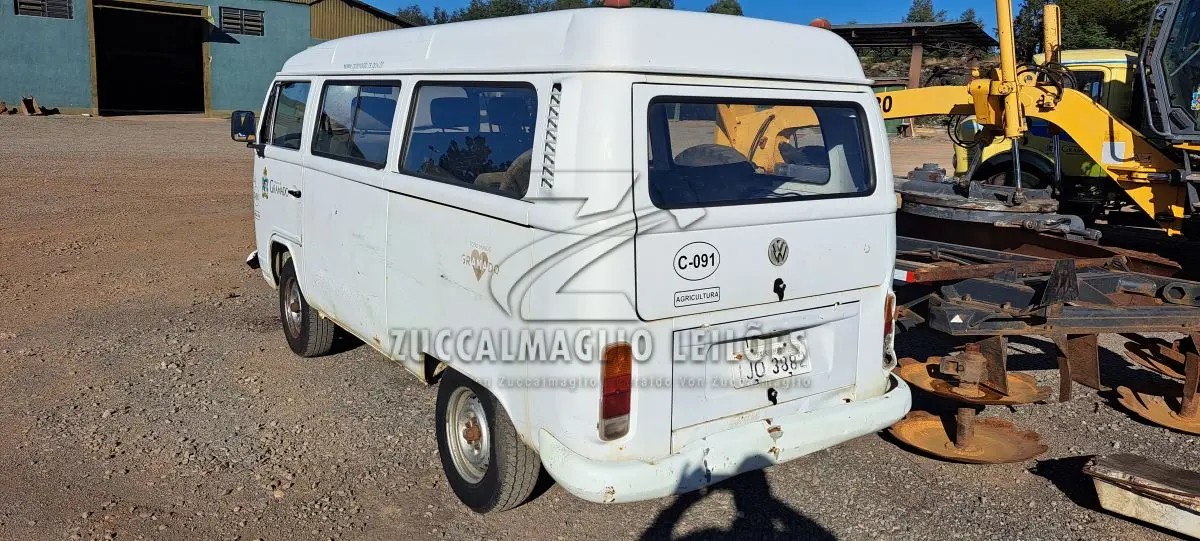 LOTE 014 - 01 VW KOMBI COR BRANCA, PLACA IJQ-3882, ANO 2001 RENAVAM 743412117  CHASSI 9BWGBO7X71T001351
