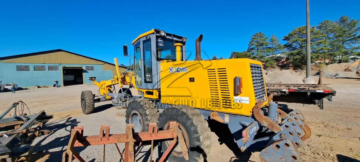 LOTE 008 - 01 MOTONIVELADOR MARCA XCMG GR180 COR AMARELA ANO 2011